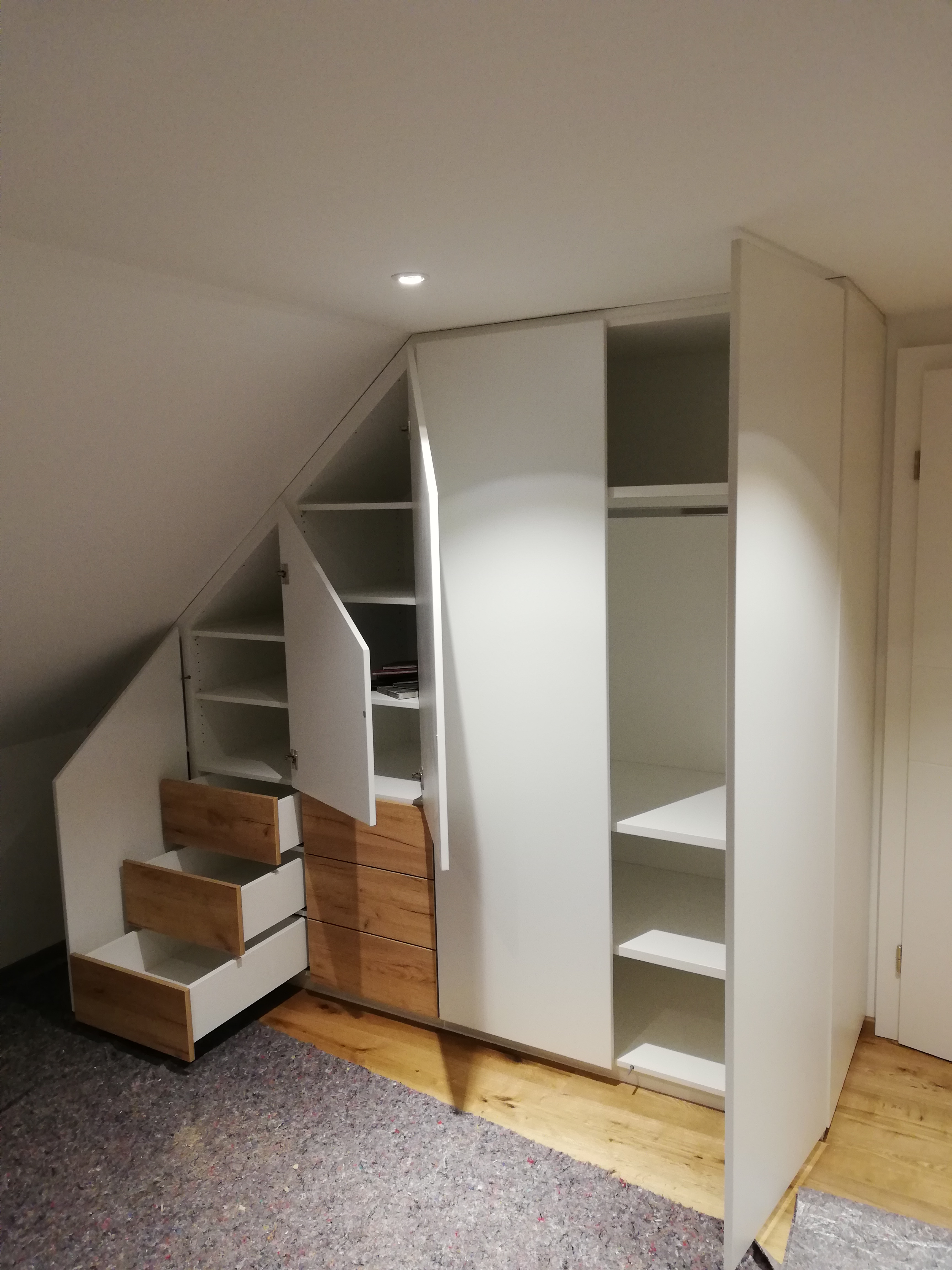 Schrank